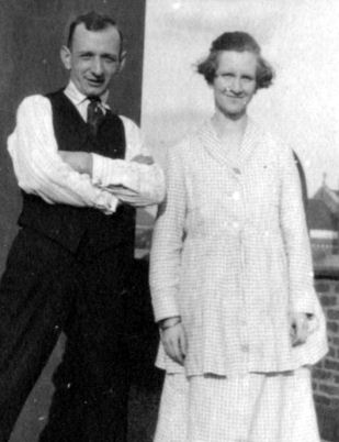 Harry and Lillian Scheublin in 1916>