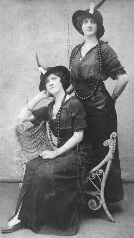 Lillian with her friend Emma>