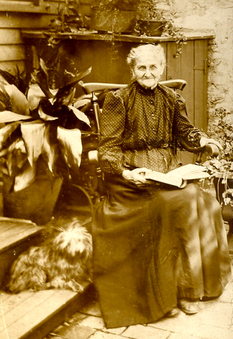 This looks like Margaret, wife of John Leyes