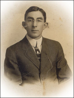 Malvern Dean Laudenslayer in 1911 Dean Laudenslayer, 1911